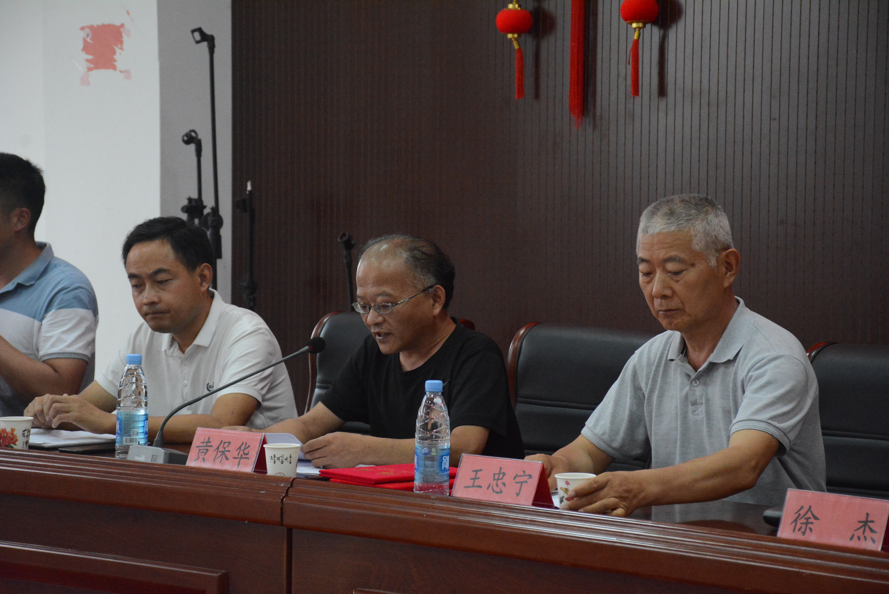 黃校長發(fā)言.JPG